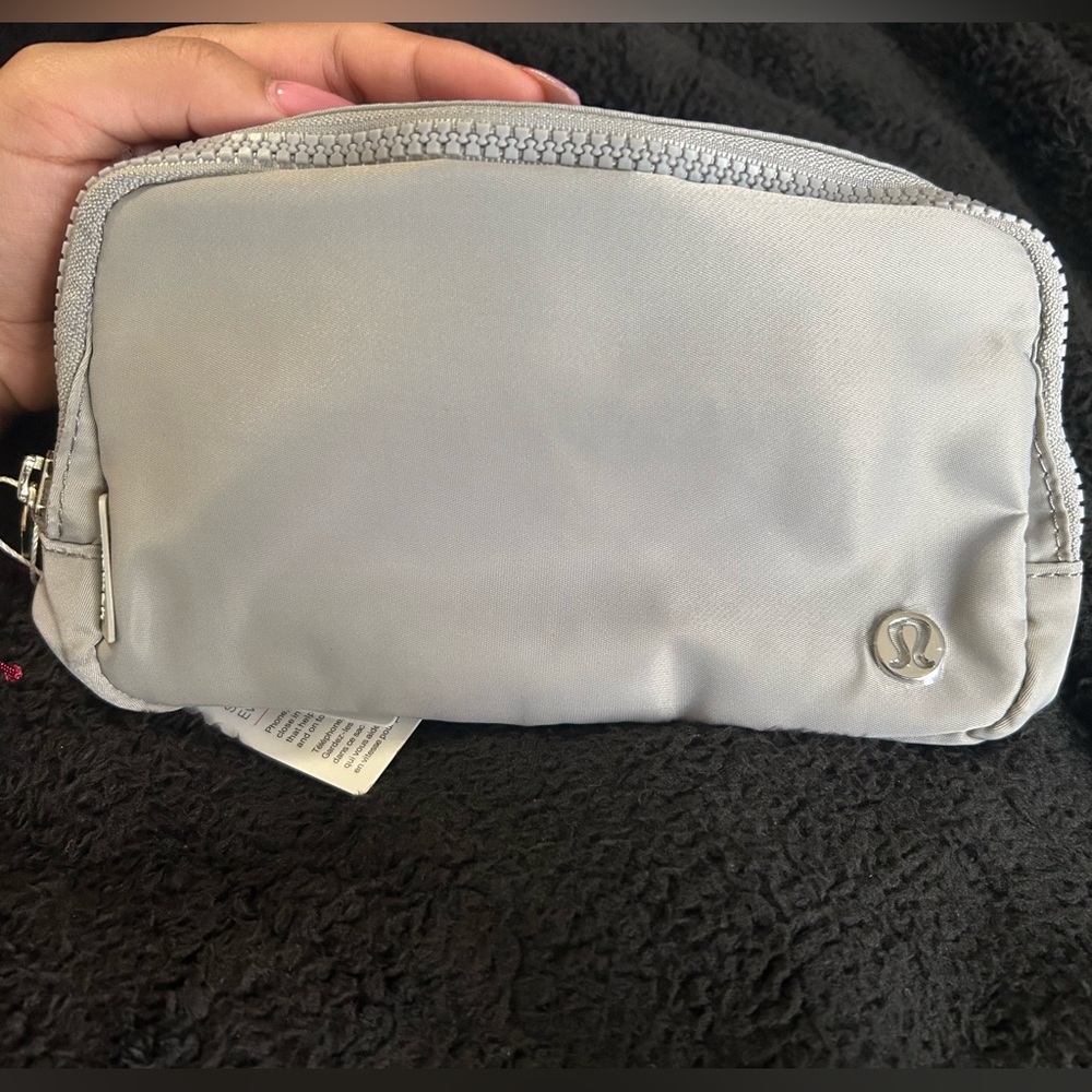 Lululemon everywhere belt bag